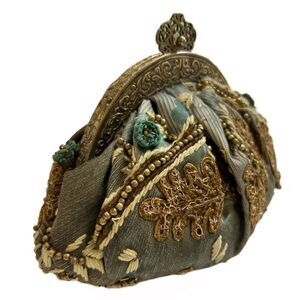 Selection SP Privee‎ Embroidered and Beaded Clutch
